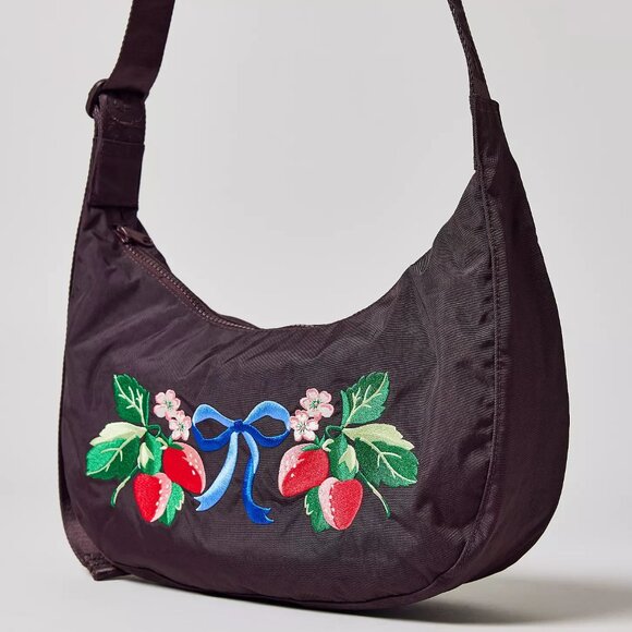 NWT Baggu Medium Crescent Bag - Embroidered Strawberry (Chocolate Plum) - Picture 3 of 4